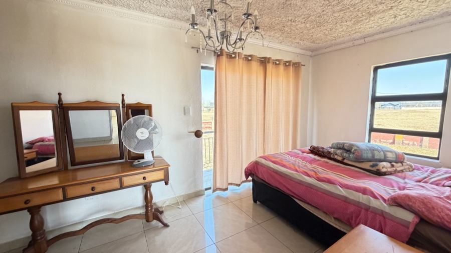 5 Bedroom Property for Sale in Grimbeeck Park North West